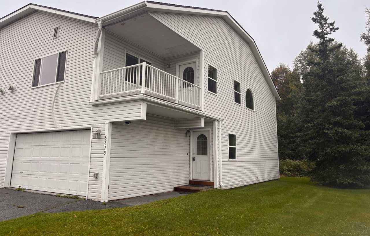 Wonderful East Anchorage 3 Bed Townhome!