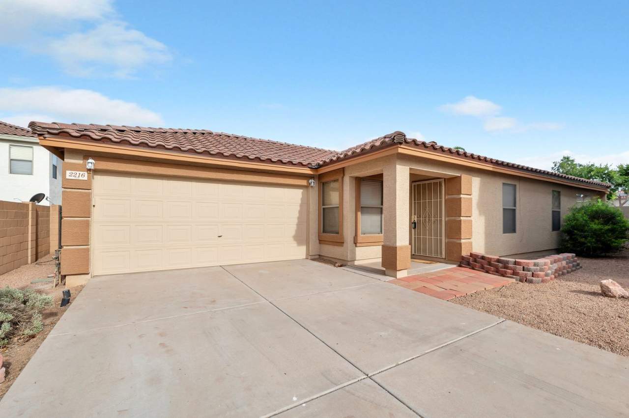 3 bed 2 bath home in the Arizona Impressions subdivision - Cross streets: Cooper  SE Pecos