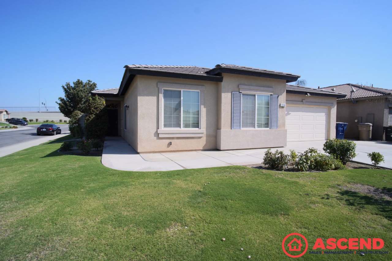 Lovely 5 Bedroom Home Near 99 Fwy!