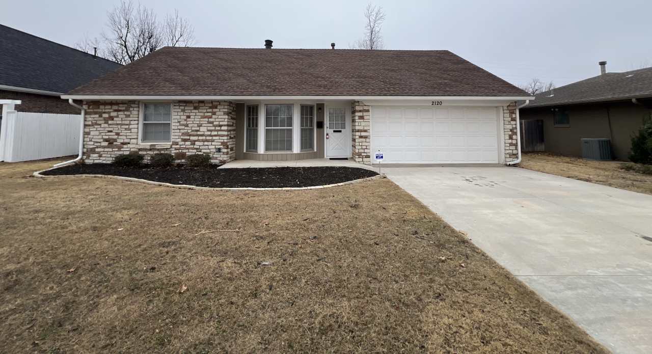 2120 Gladstone Ter