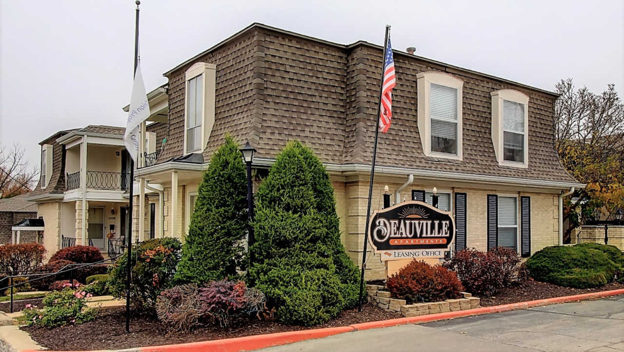 Deauville Apartments