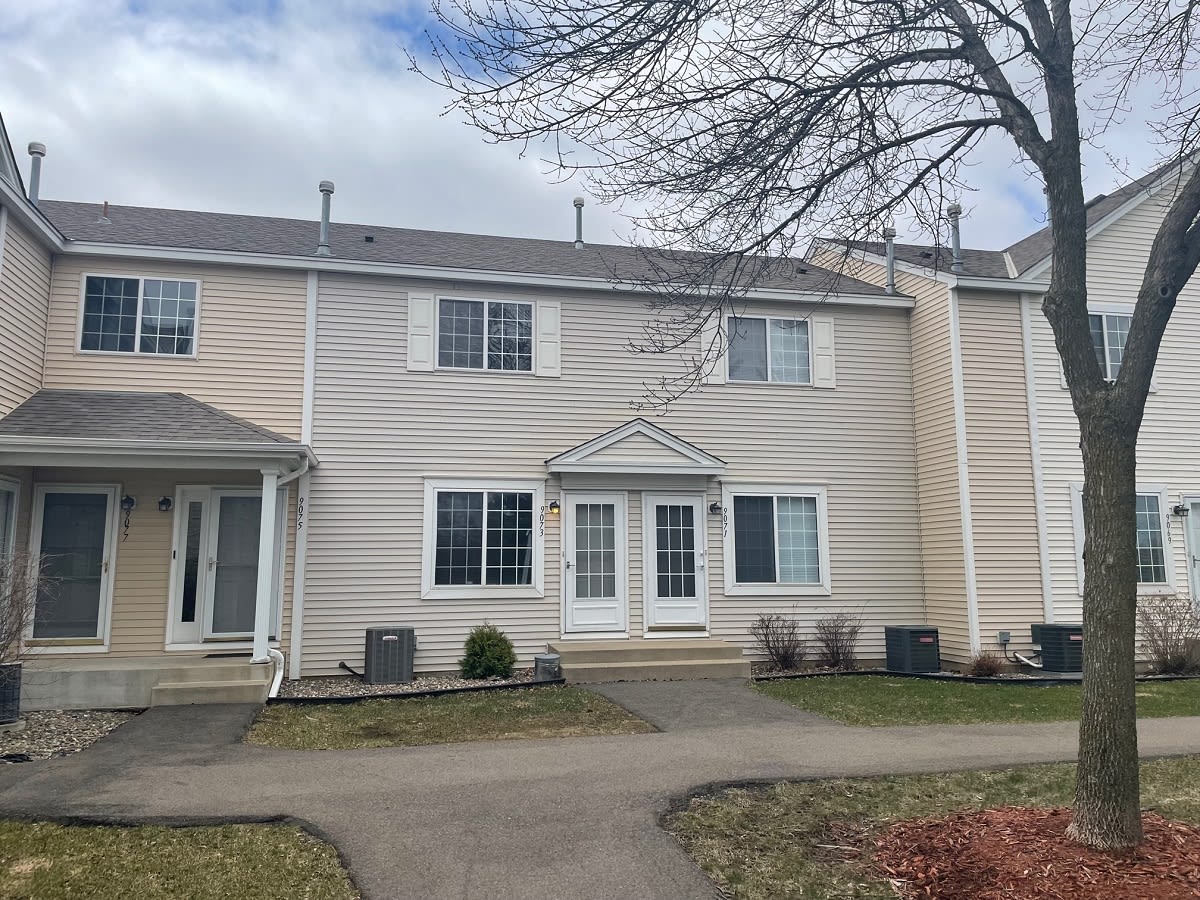 9073 Scarlet Globe Dr