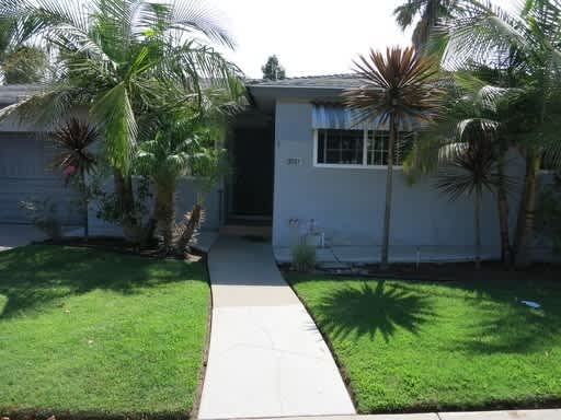 SDSU - Aug 1st - 3rd 2025 MOVE IN - Beautiful 4 bedroom 2 bathroom house near SDSU at Montezuma.