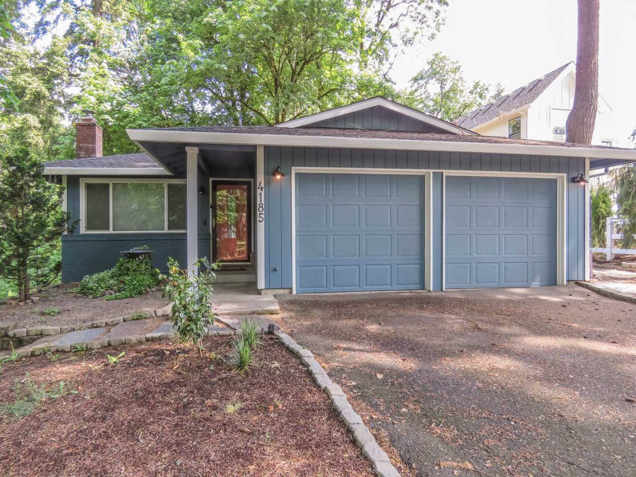 Gorgeous Ranch Style 3 Bedroom Home In Lake Oswego Available Now !!!