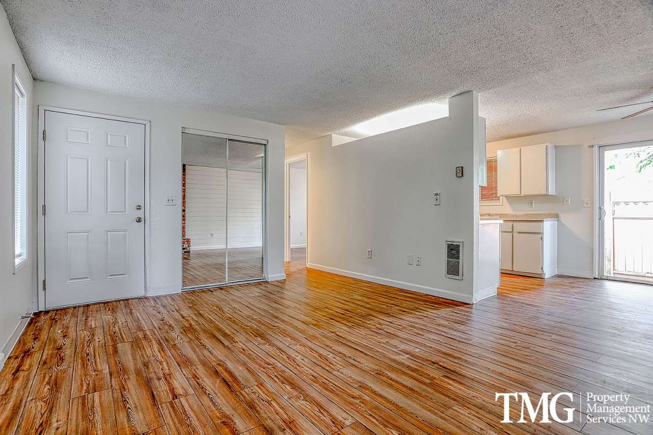 1559 NE 201st Avenue