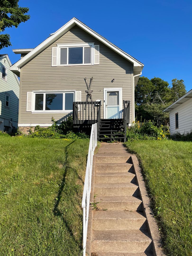 Available August - 2 Bedroom, 1 Bath New Reno!