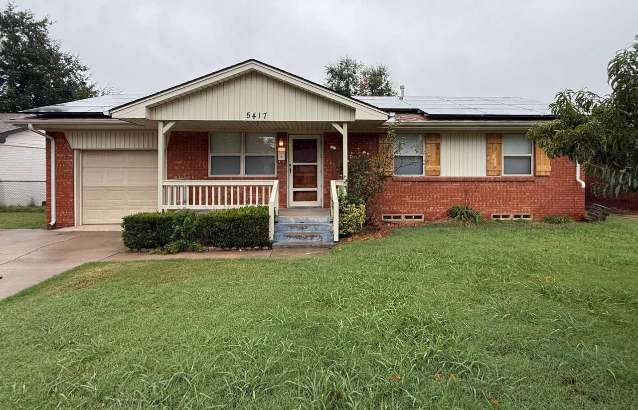 Available for Showing Now! 18-Month Lease Offer!! ***SPECIAL 50% OFF 1ST FULL MONTH'S RENT ~ IF 18-MONTH LEASE SIGNED*** Charming 4 bedroom home in Warr Acres!