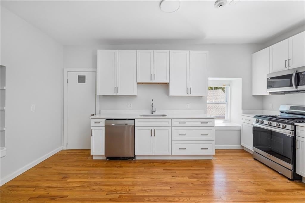 462 Thames Street unit: 3