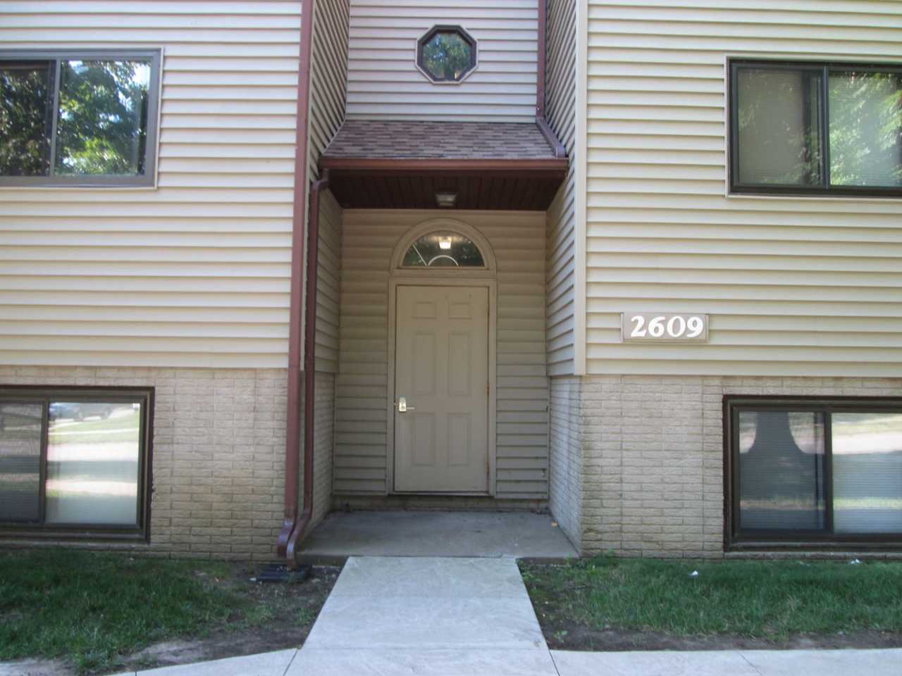 1 bedroom, 1 bath condo on Iowa City's west side