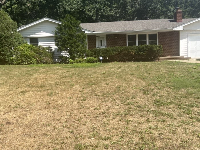 1643 Stanbridge Avenue