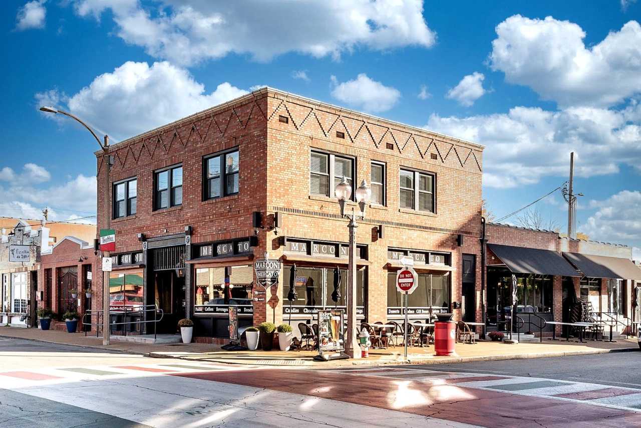 CONDO ON THE HILL 3 BED 1 BATH - Hardwood Floors  Renovated Luxury Kitchen