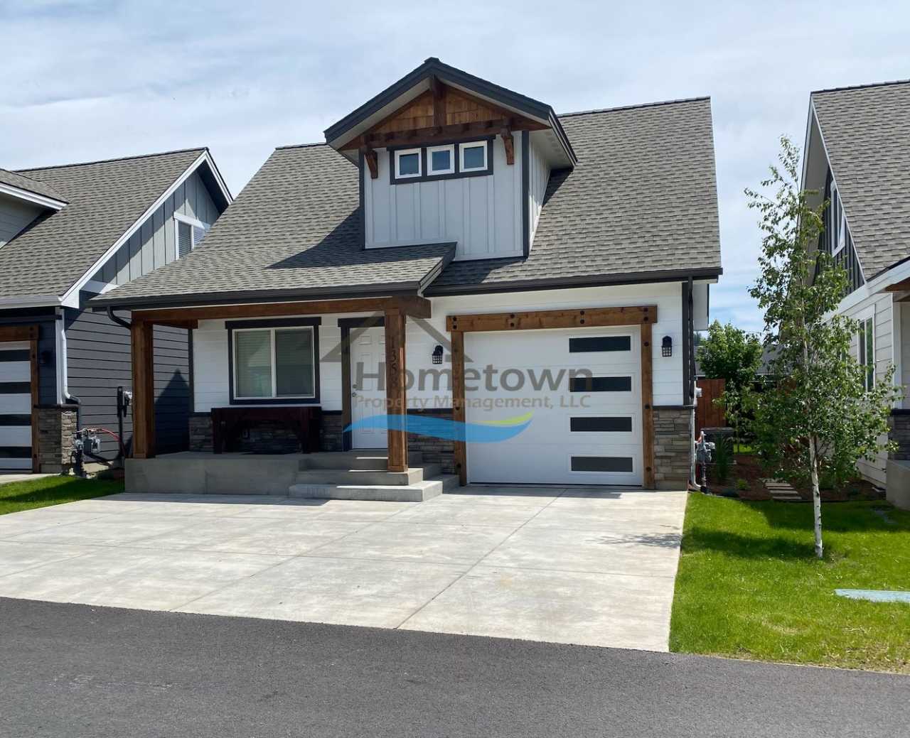 Beautiful 946 Square-Foot Custom Craftsman Home in Coeur d'Alene with 2 Bedrooms and 1.5 Bathrooms!