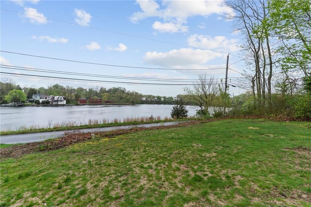 376 Arnolds Neck Drive