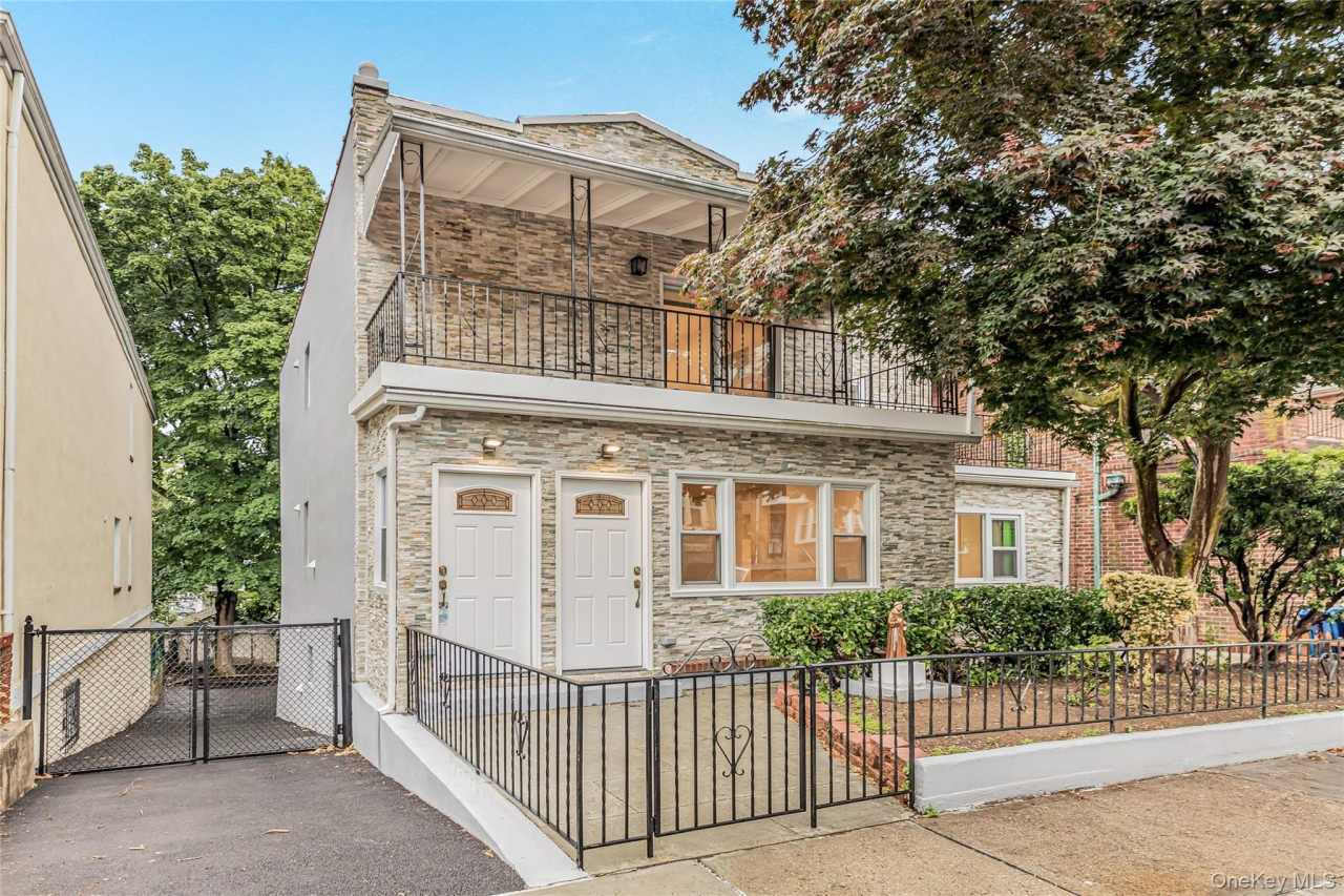 6140 Delafield Avenue unit: 2