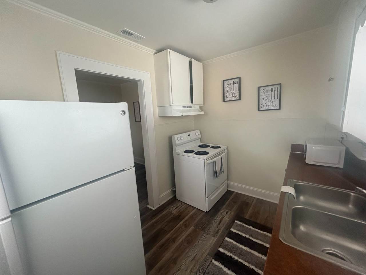 Room in 2 Bedroom Home at Kerr St NW