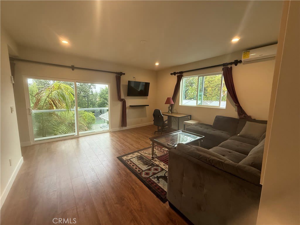 22972 AVENUE SAN LUIS