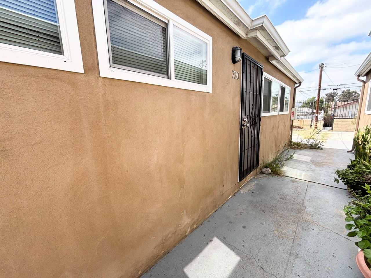 *718-720 Raven Street