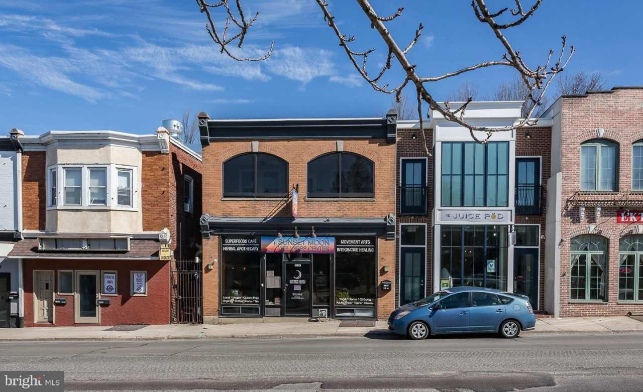 1007 W LANCASTER Avenue