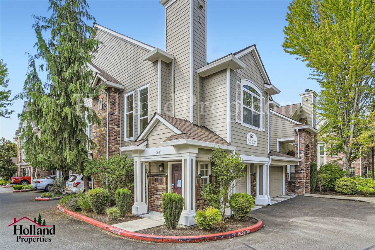 Comfort Meets Convenience: Updated 2-Bed Condo with Garage  Pool