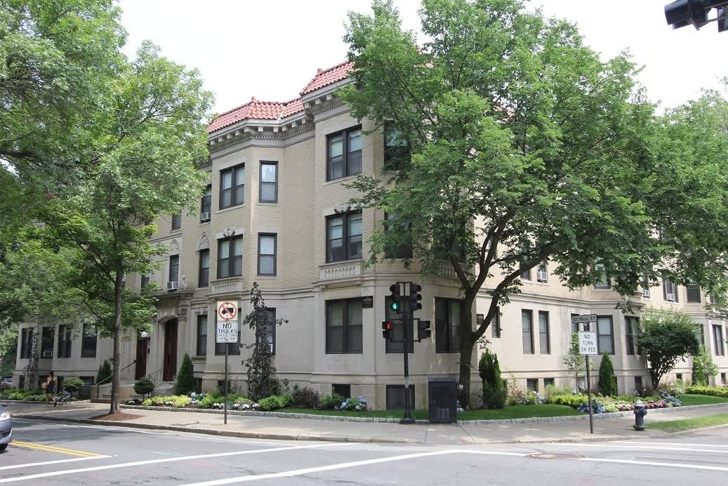 Freeman / Saint Paul Apartments