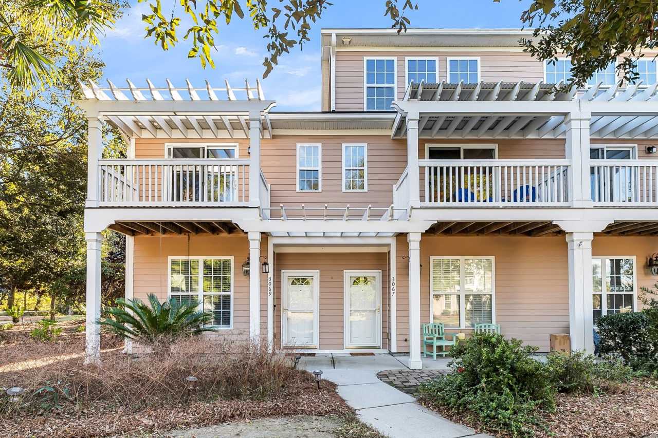 Whitney Lakes End Unit Townhome on Johns Island