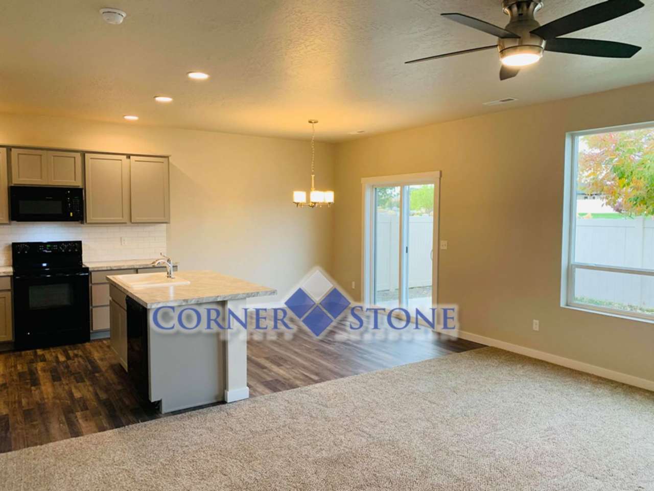 Pet Friendly Home Cavanaugh Subdivision!