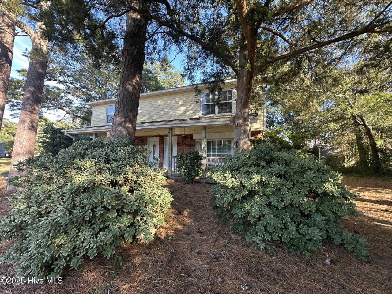 422 E Leonard Street unit: B