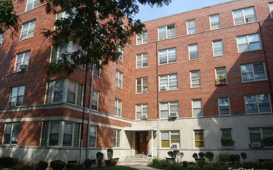 2630 W Berwyn Avenue unit: 212