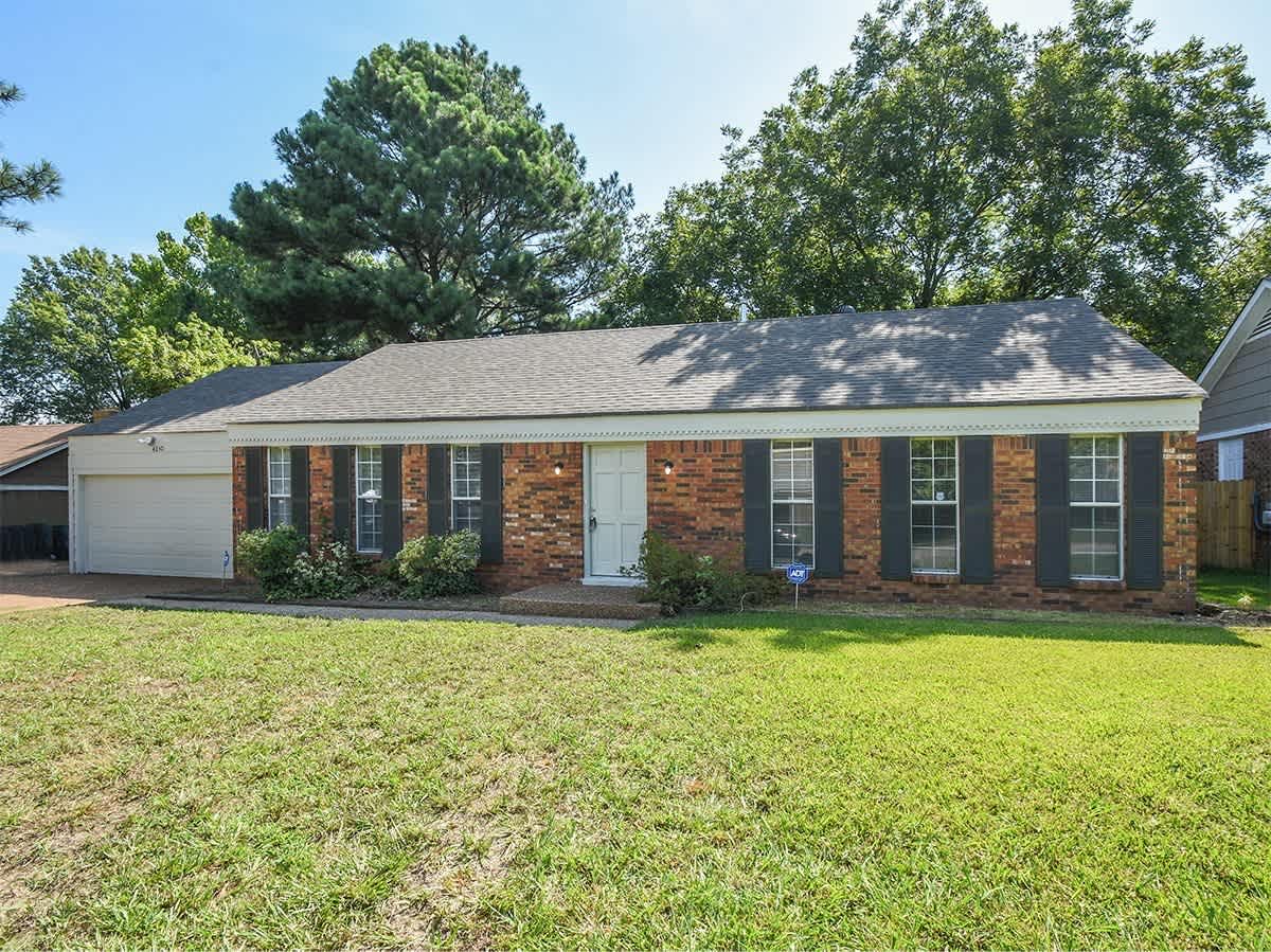 Freshly updated 3 bed, 2 bath home near Shelby Dr. and Kirby.