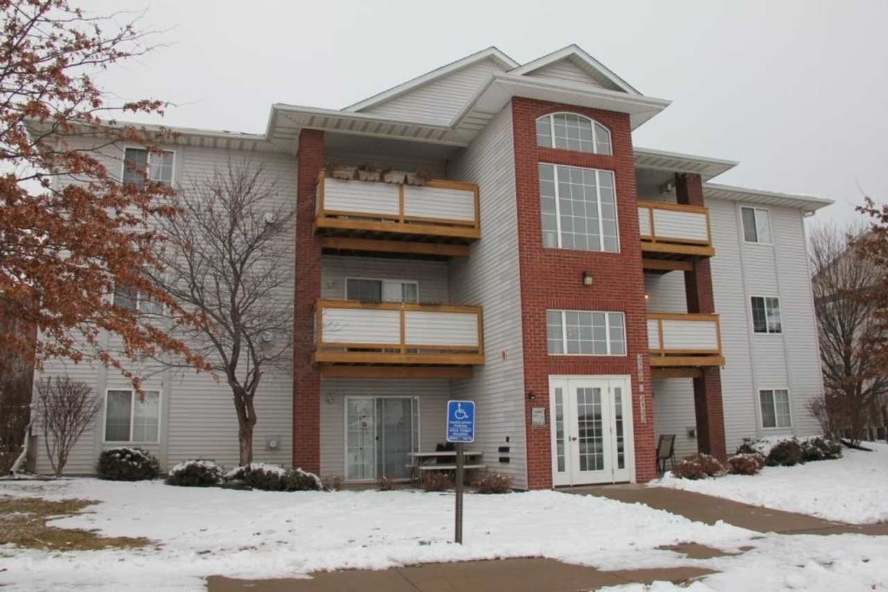 Spacious 2 bedroom 1 bath Condo in Iowa City