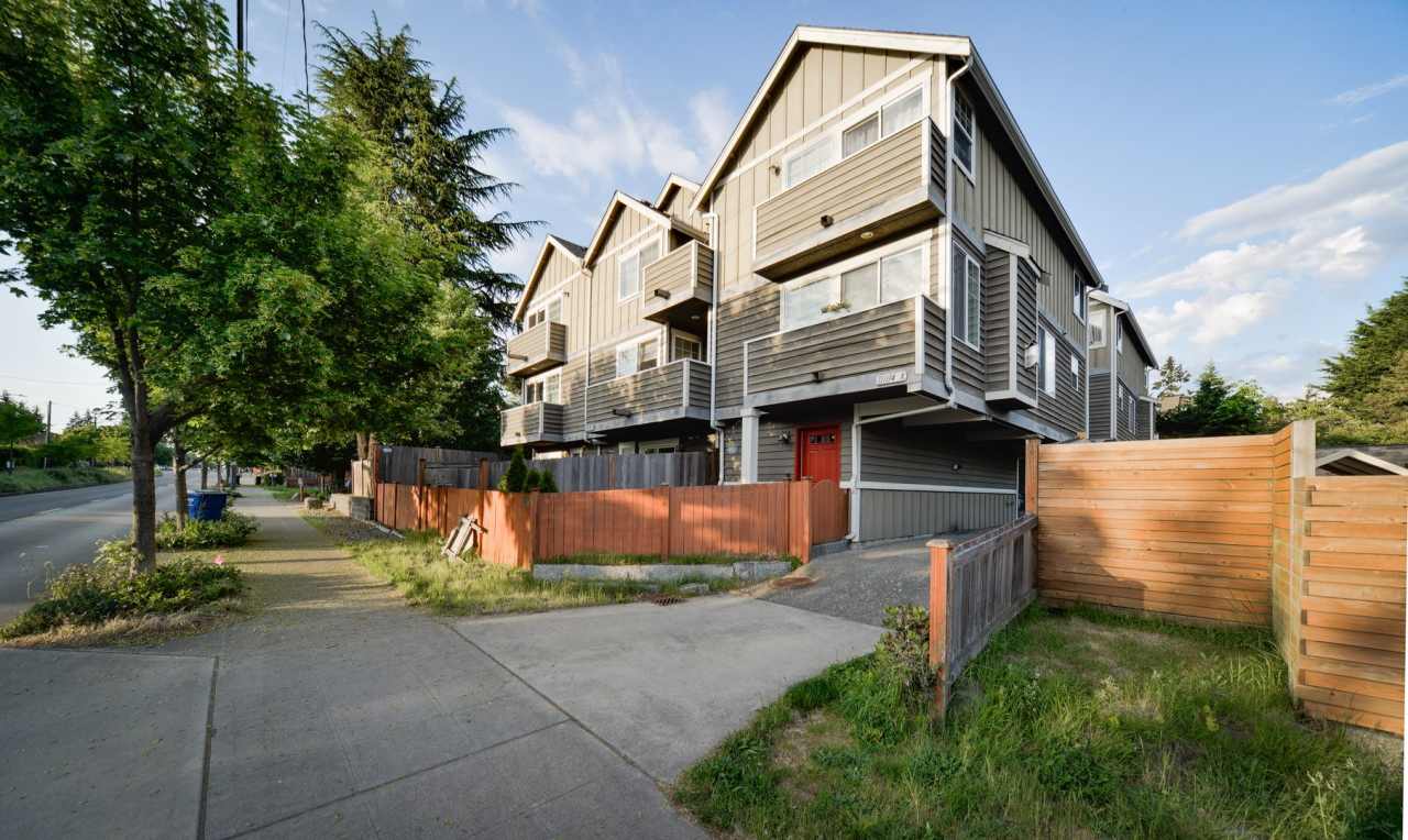 Nice 3 beds / 3.5 baths Townhouse in Greenwood/NW Seattle!