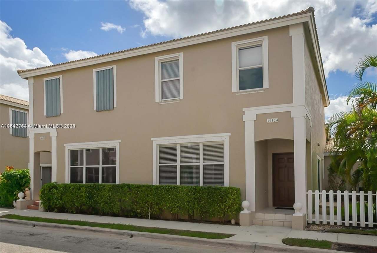 10524 NW 57th Ct