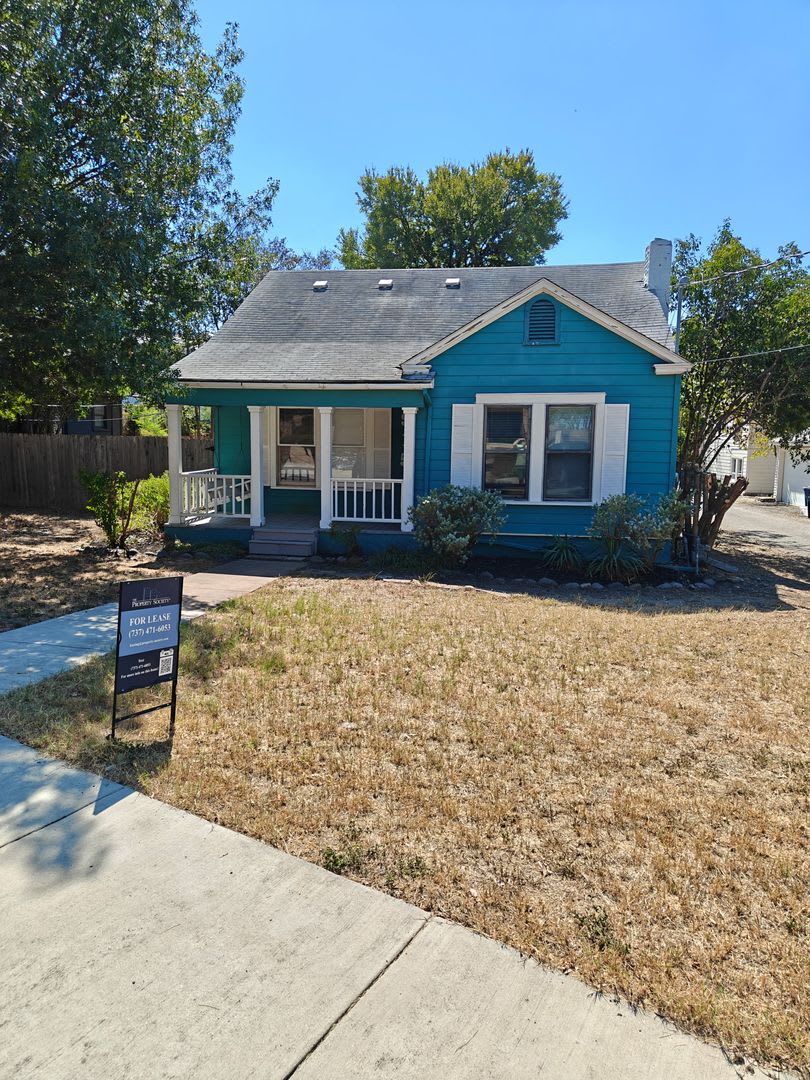 Charming 3 Bed | 2 Bath Home Near UT  Downtown Austin – Classic Character Meets Prime Location!
