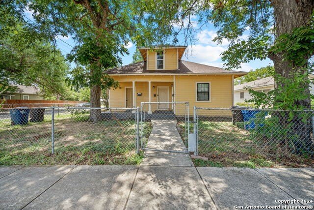1302 Winnipeg Ave