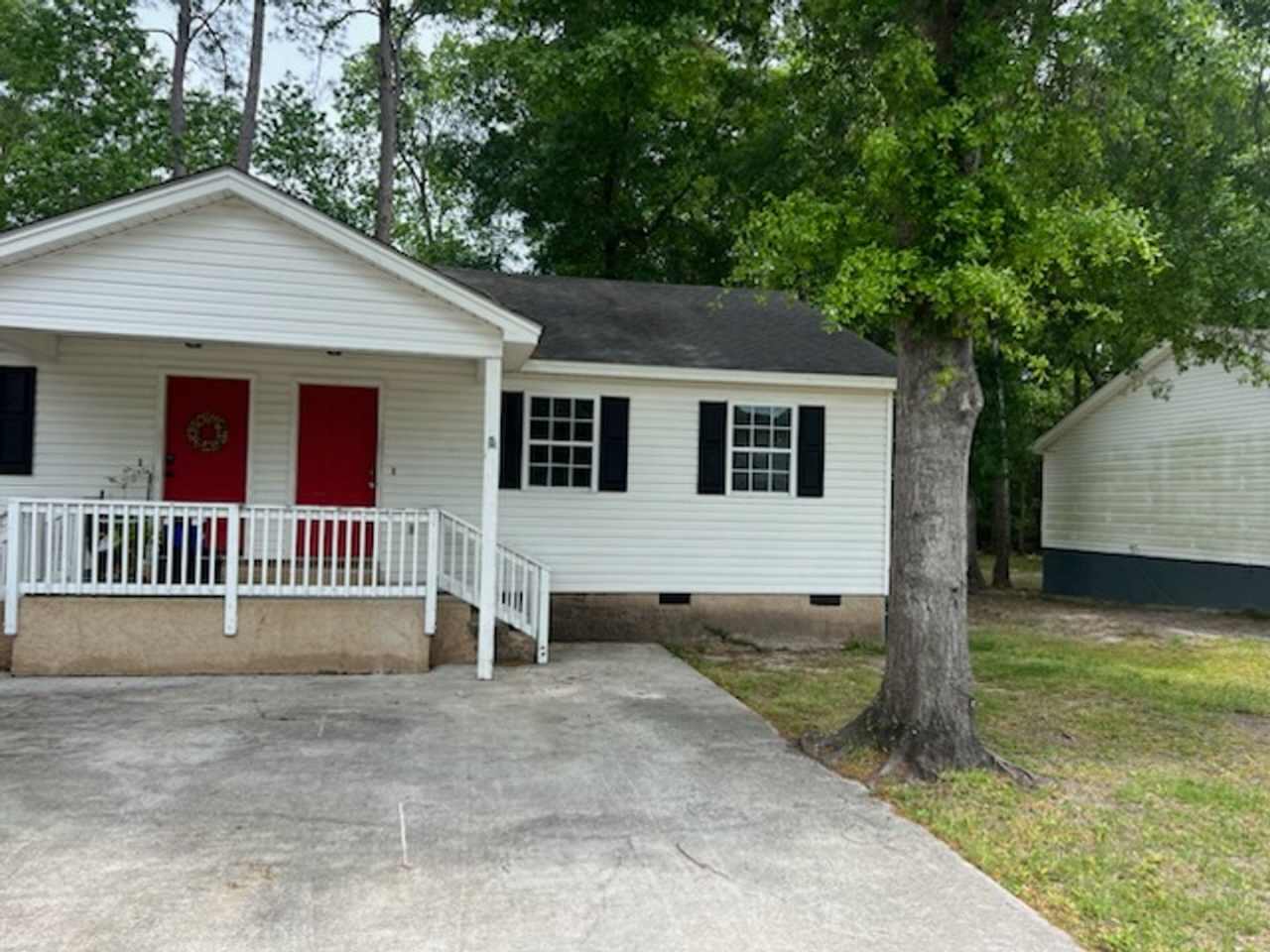 2 Bed 1 Bath Modern Duplex from Floor to Ceiling!