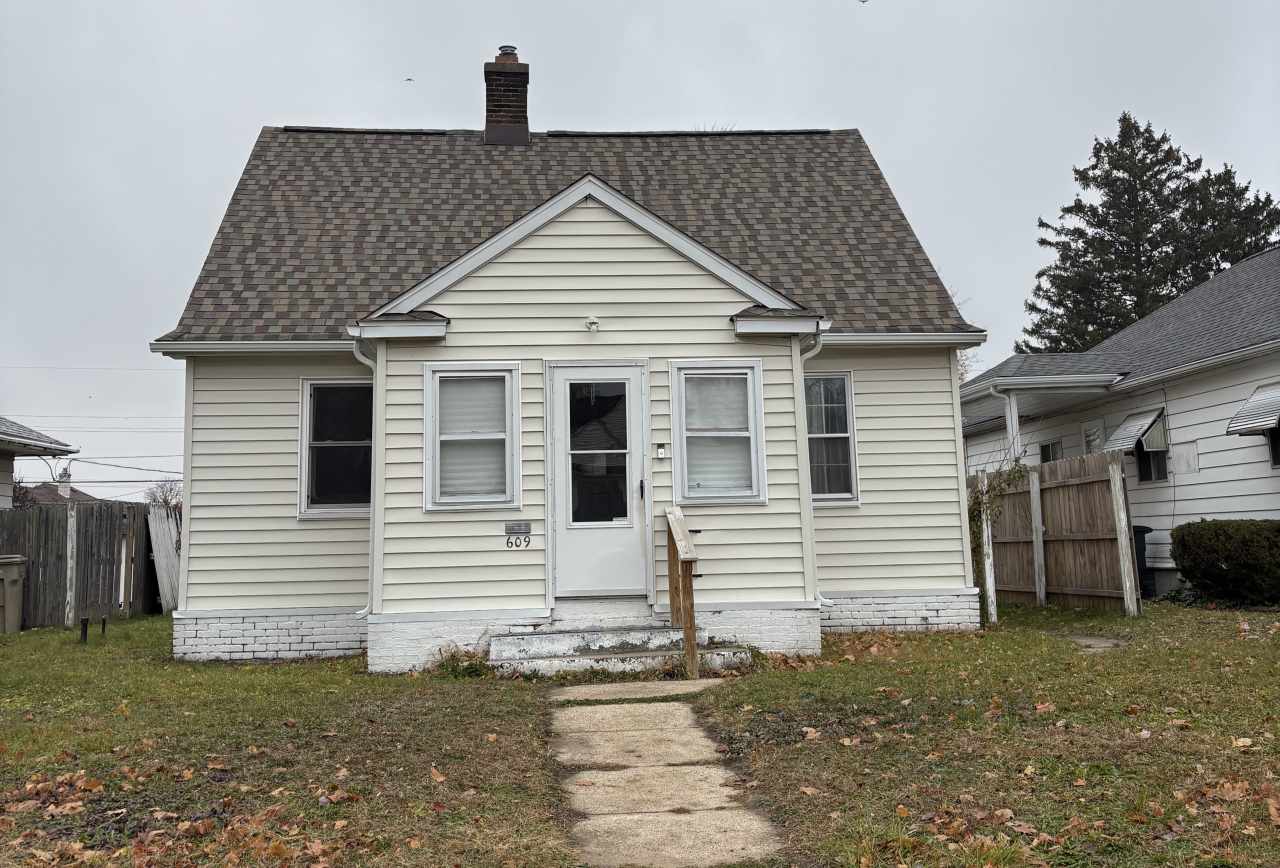609 E Victoria St