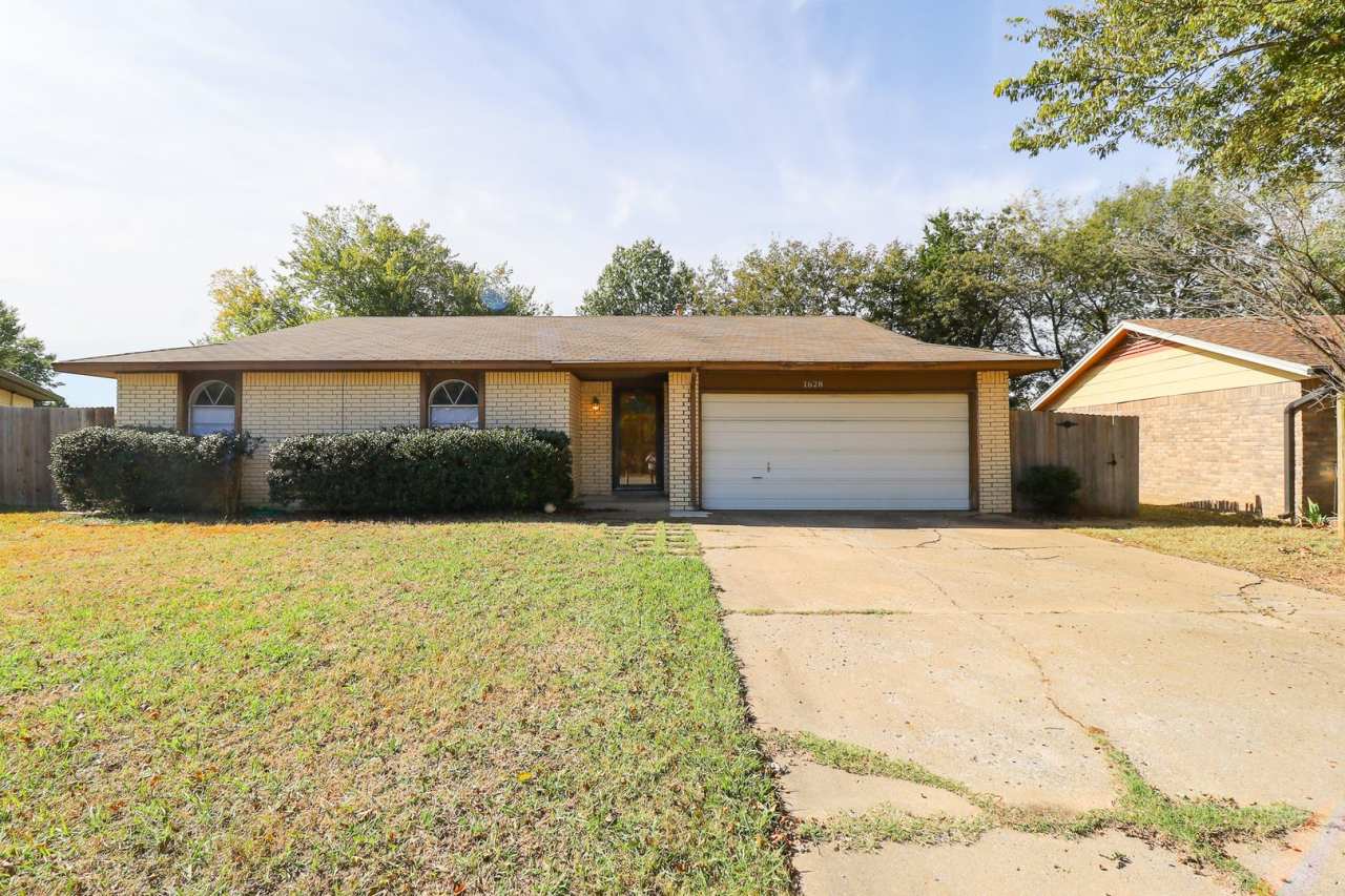 4 Bed | 2 Bath | Broken Arrow | October