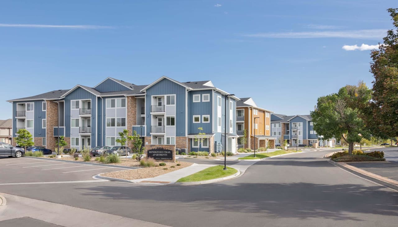 Rendezvous Trail Apartments