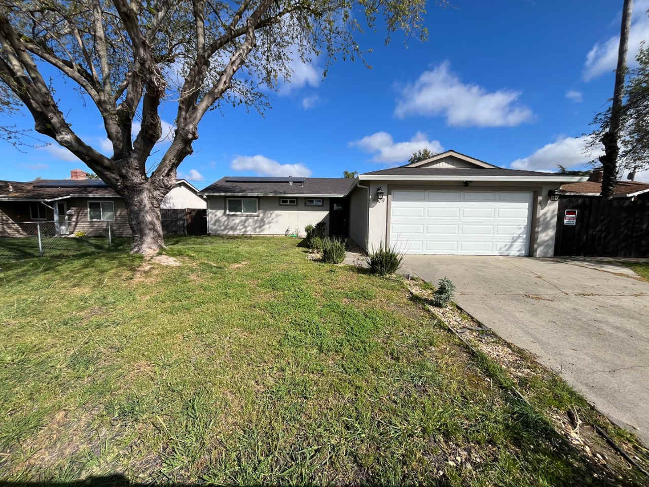 4 bed 2 bath with landscaping and pest control included available now in North Highlands.