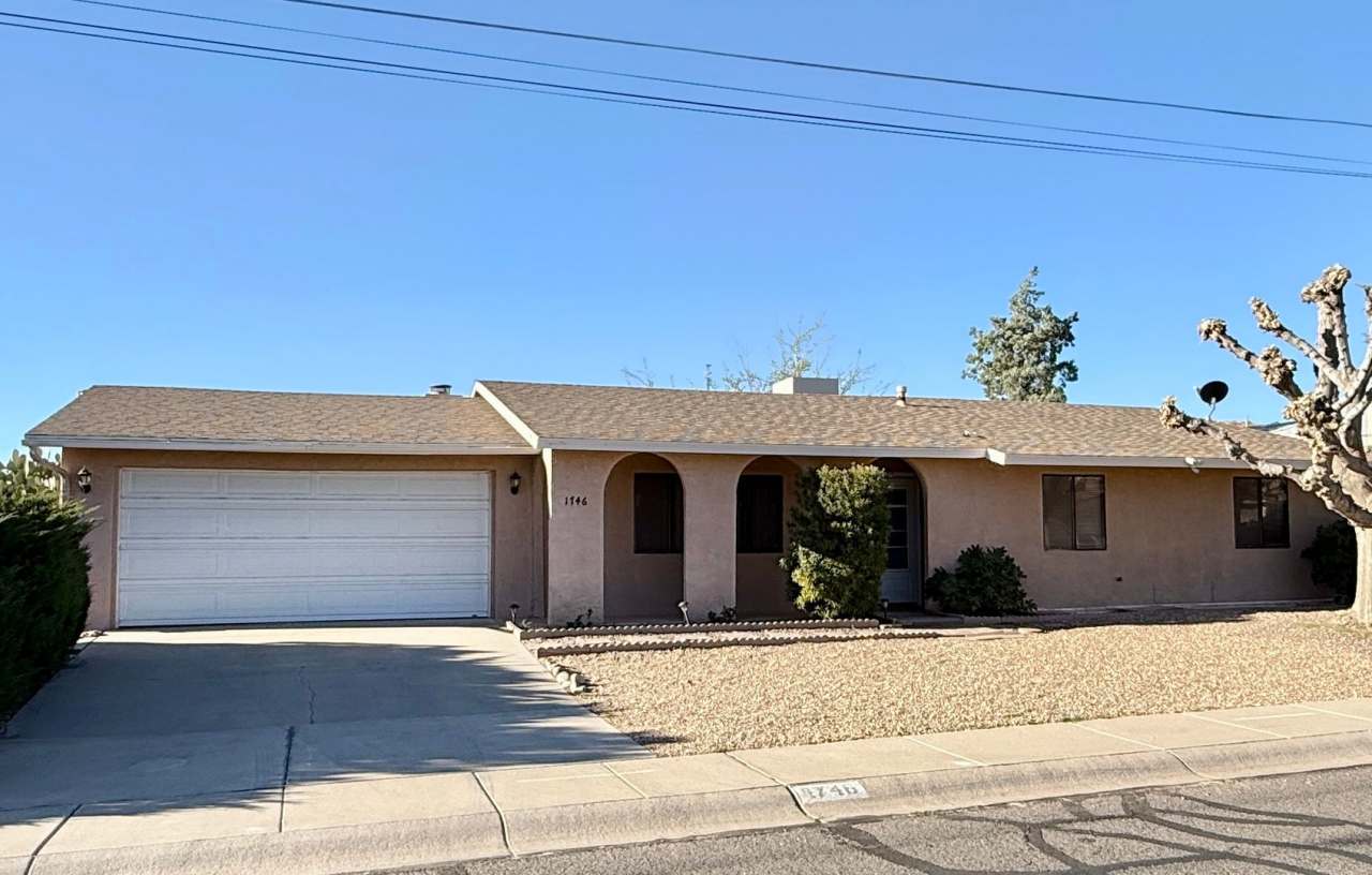 Charming 3-Bedroom Home Near Cerbat Cliffs Golf Course!