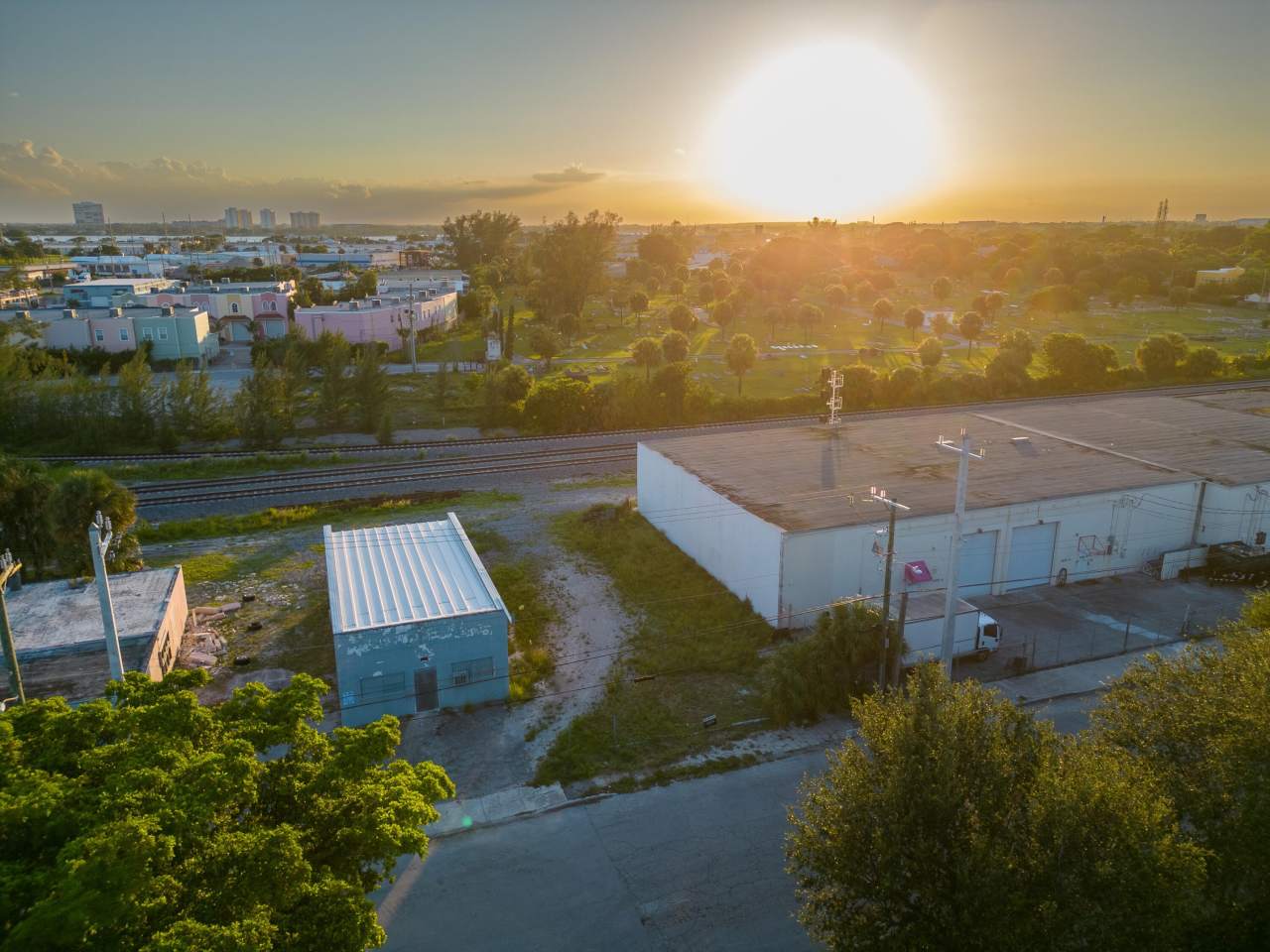 2731 Pinewood Avenue