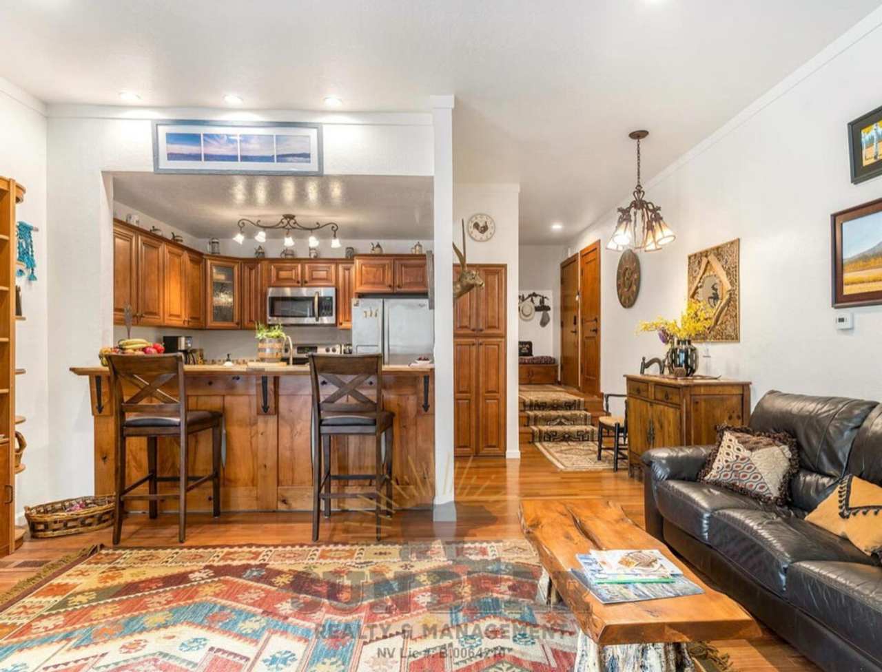 Adorable 2 Bedroom - 1 Dog Friendly upon approval!!! - Just Reduced!