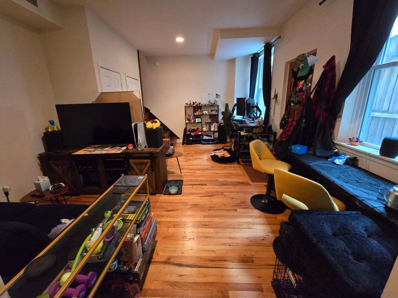 DELIGHTFUL NORTHERN LIBERTIES TOWNHOUSE AVAILABLE AUGUST 10