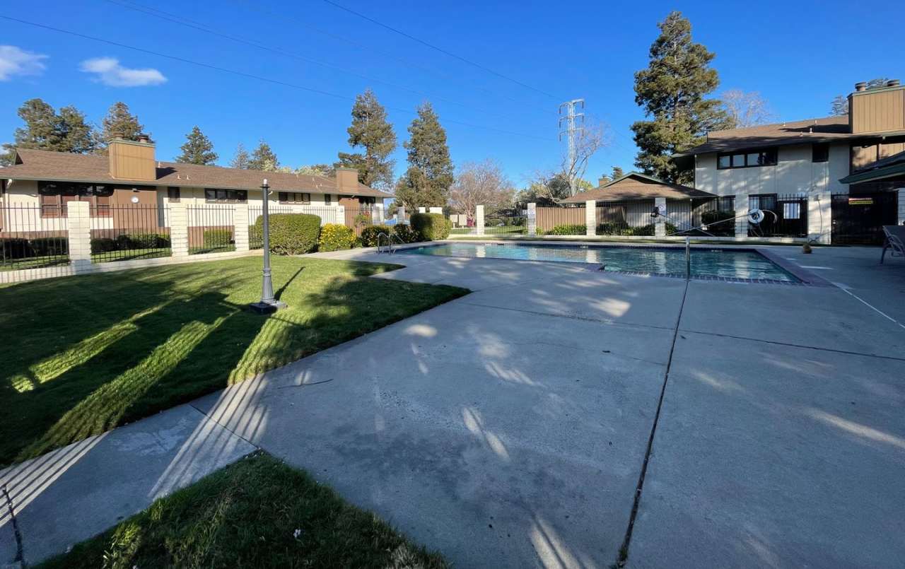 Cozy Condo with a One Bedroom Move in Ready!