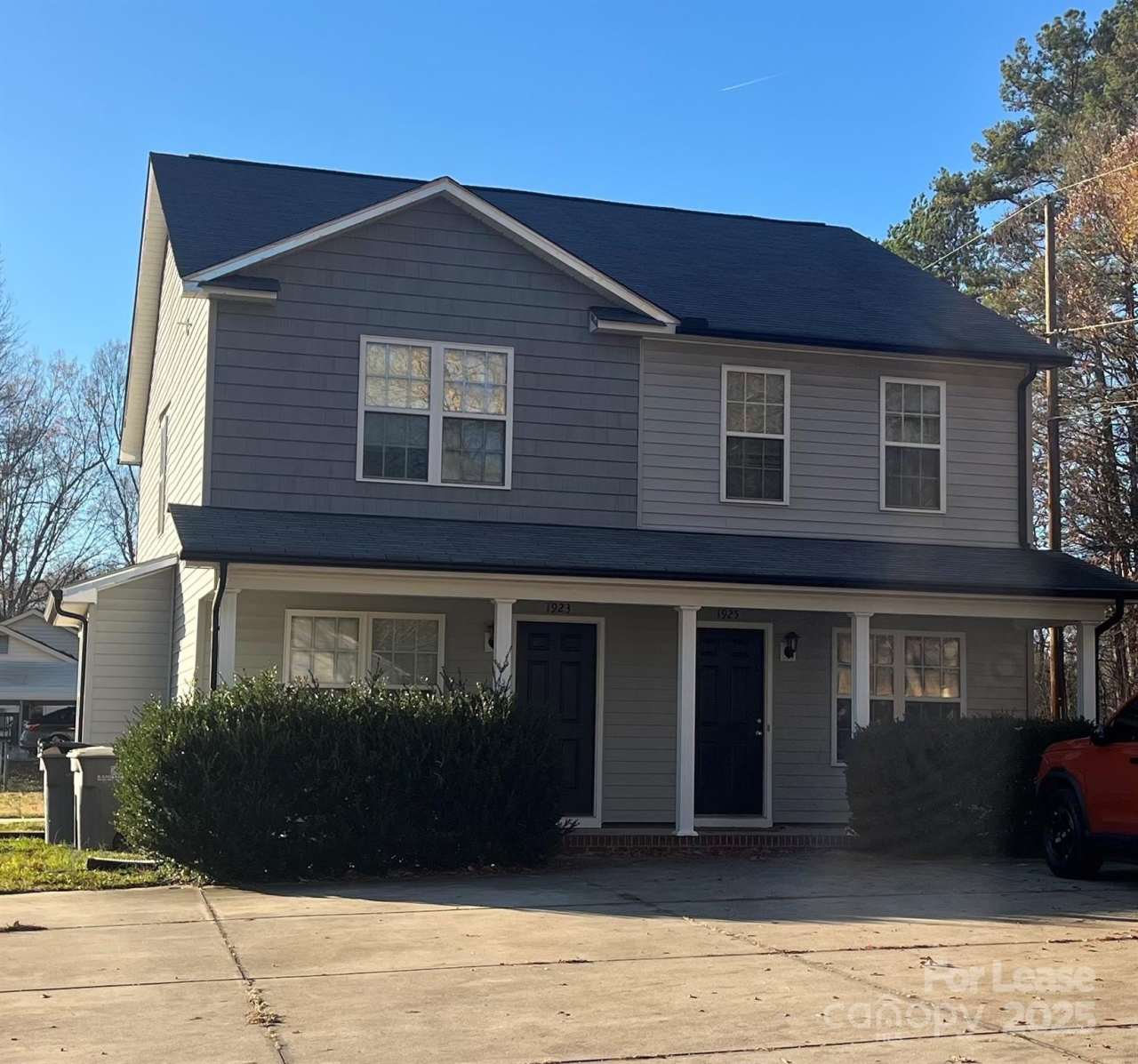 1923 Crestmont Street