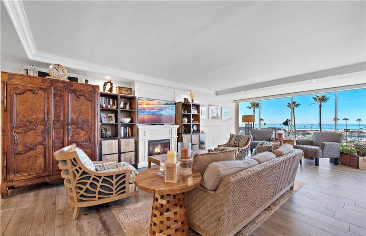 Beachfront Coastal Condo in Oceanside – Includes Pool, Gym  Harbor Access! 2BED/2BATH.