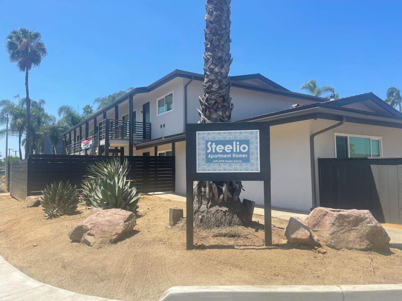 COMING SOON! Awesome Updated 1 Bedroom apartment @ The Steelio with pool and AC! EV Chargers!
