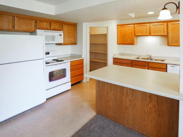 400 West 550 North Unit E22