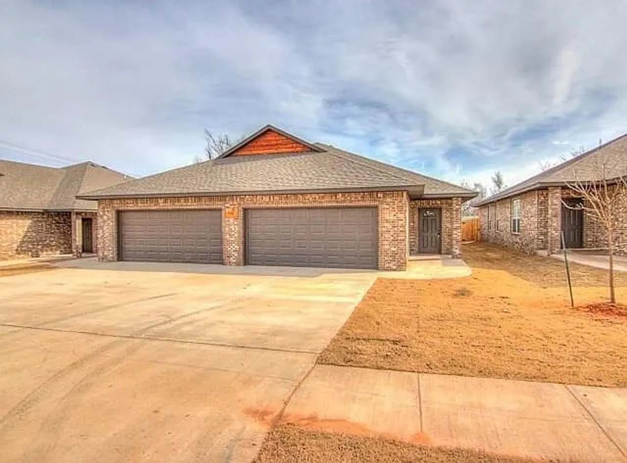 3 Bedroom 2 Bath Duplex in Settlers Crossing, El Reno, OK! MOVE-IN SPECIAL HALF OFF FIRST FULL MONTH'S RENT!