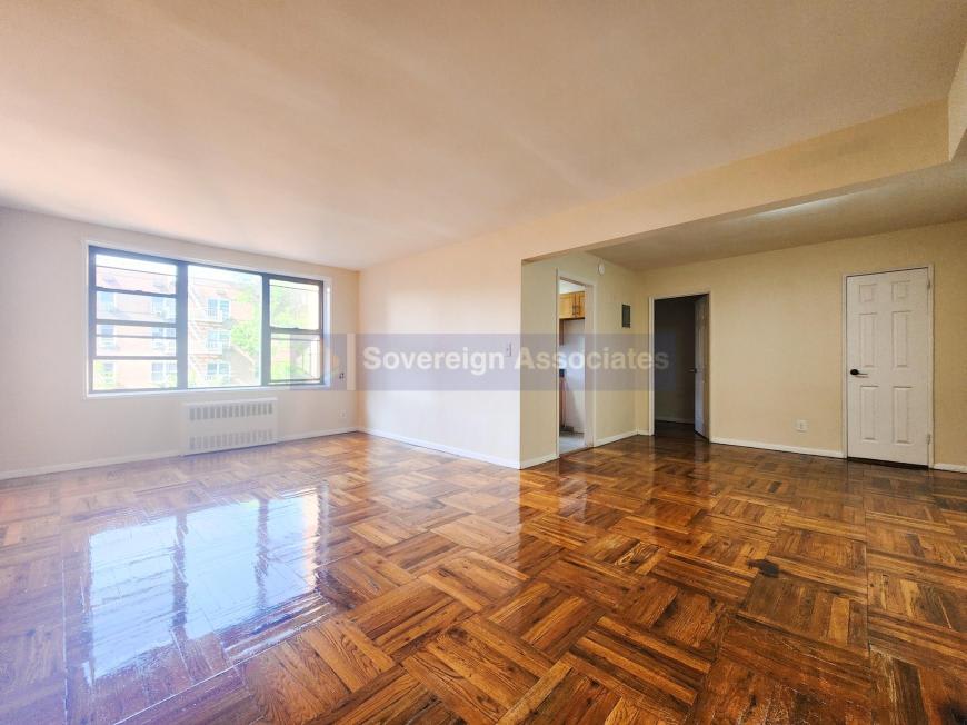 525-527 Riverdale Avenue